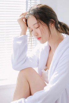 女短裙野外树林野战老头